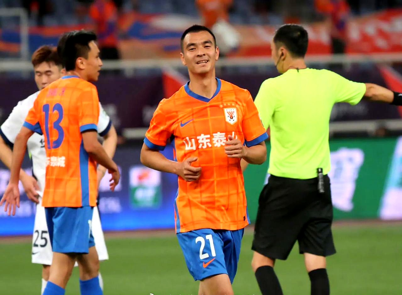 关于足总杯转会期再迎强敌，皇家社会完成体检，主帅态度——压力陡增，资深球员宣示担当的信息