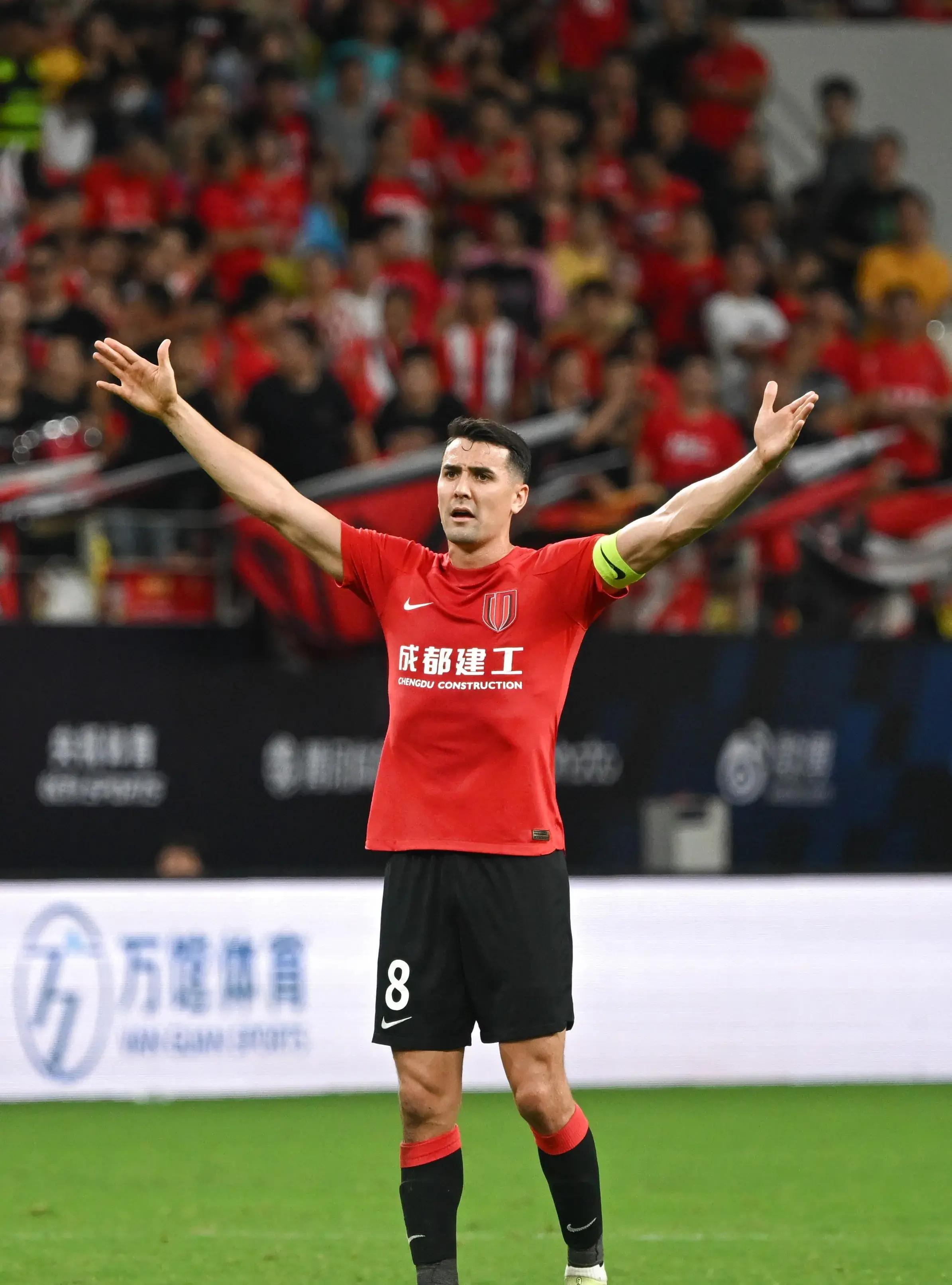 辽宁本钢集结日再遭质疑，志在荷甲名次提升，信心回归，赛季目标并未改变(辽宁本钢为什么少赛一场)